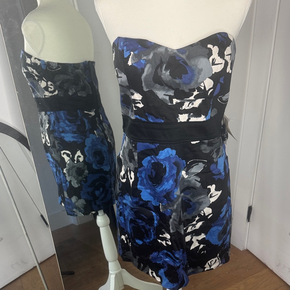 Bodycon Mini 🚨BOGO 50% OFF -  Strapless Blue Black & White Floral - NWT - Sz Med